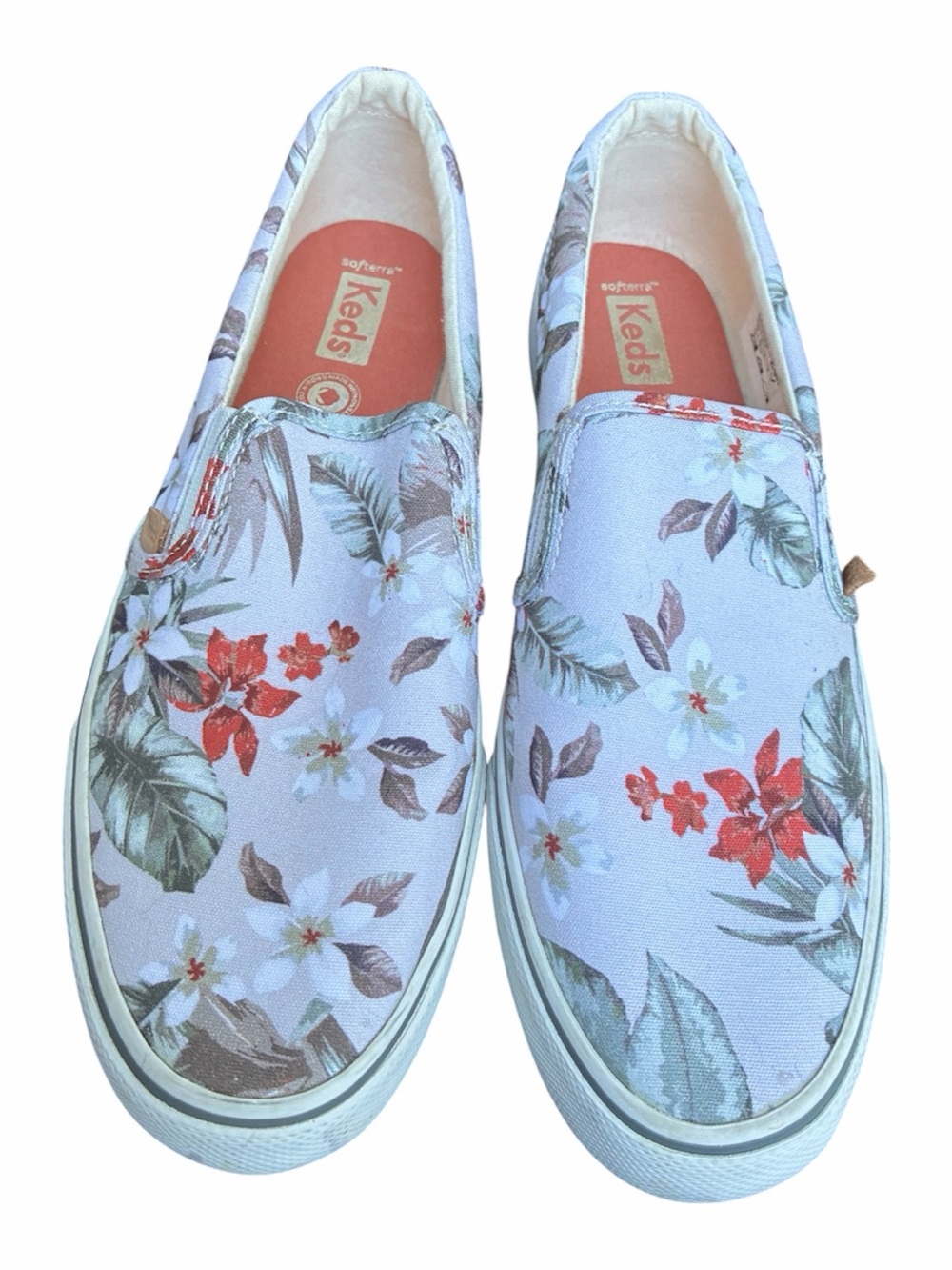 Keds Slip-On Floral Canvas Sneakers in a Beige floral pattern. Sz9